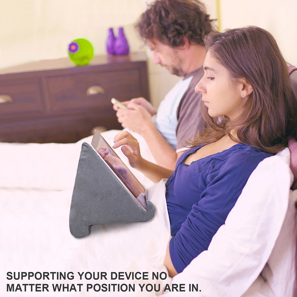 " Cozy Sponge Pillow Tablet Stand - Ultimate Support for iPad, Samsung, Huawei & More - Perfect for Bedside Reading!"